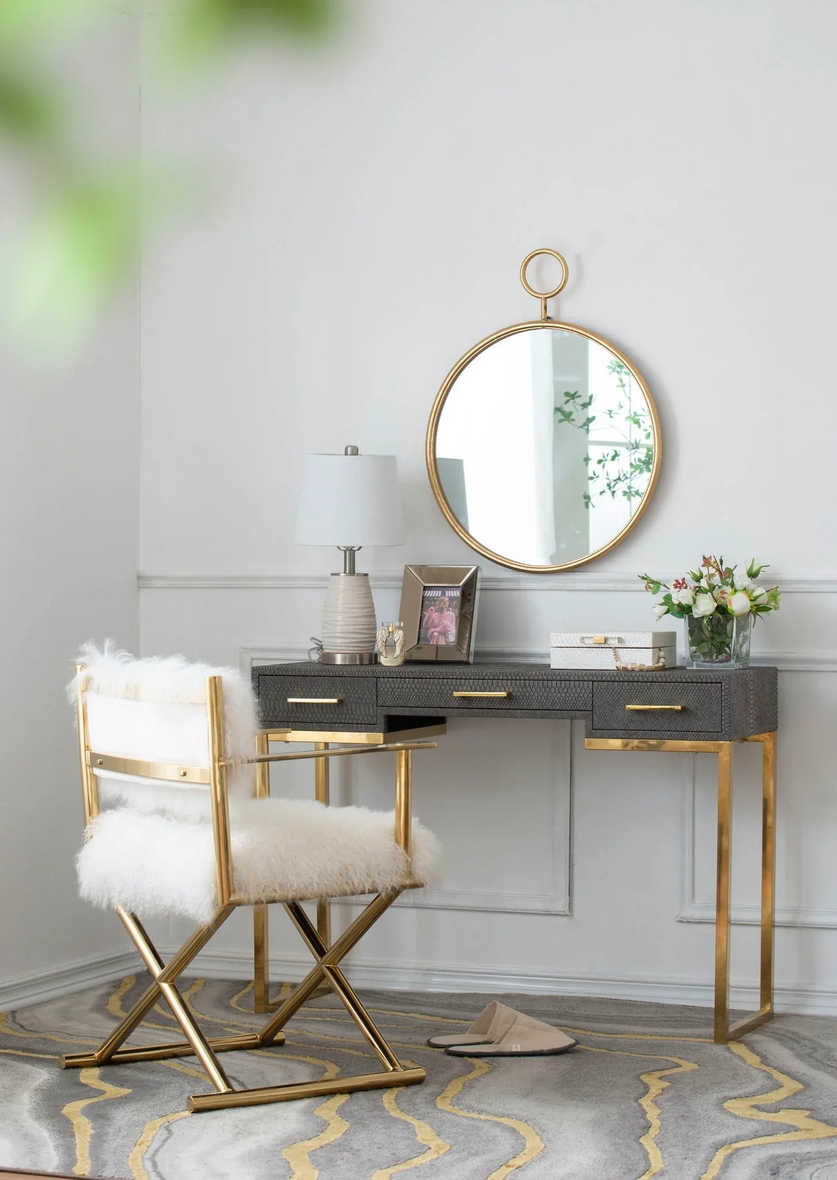 Circle Wall Mirror With Iron Frame, Accent Mirror For Living Room - Furniture Home Direct