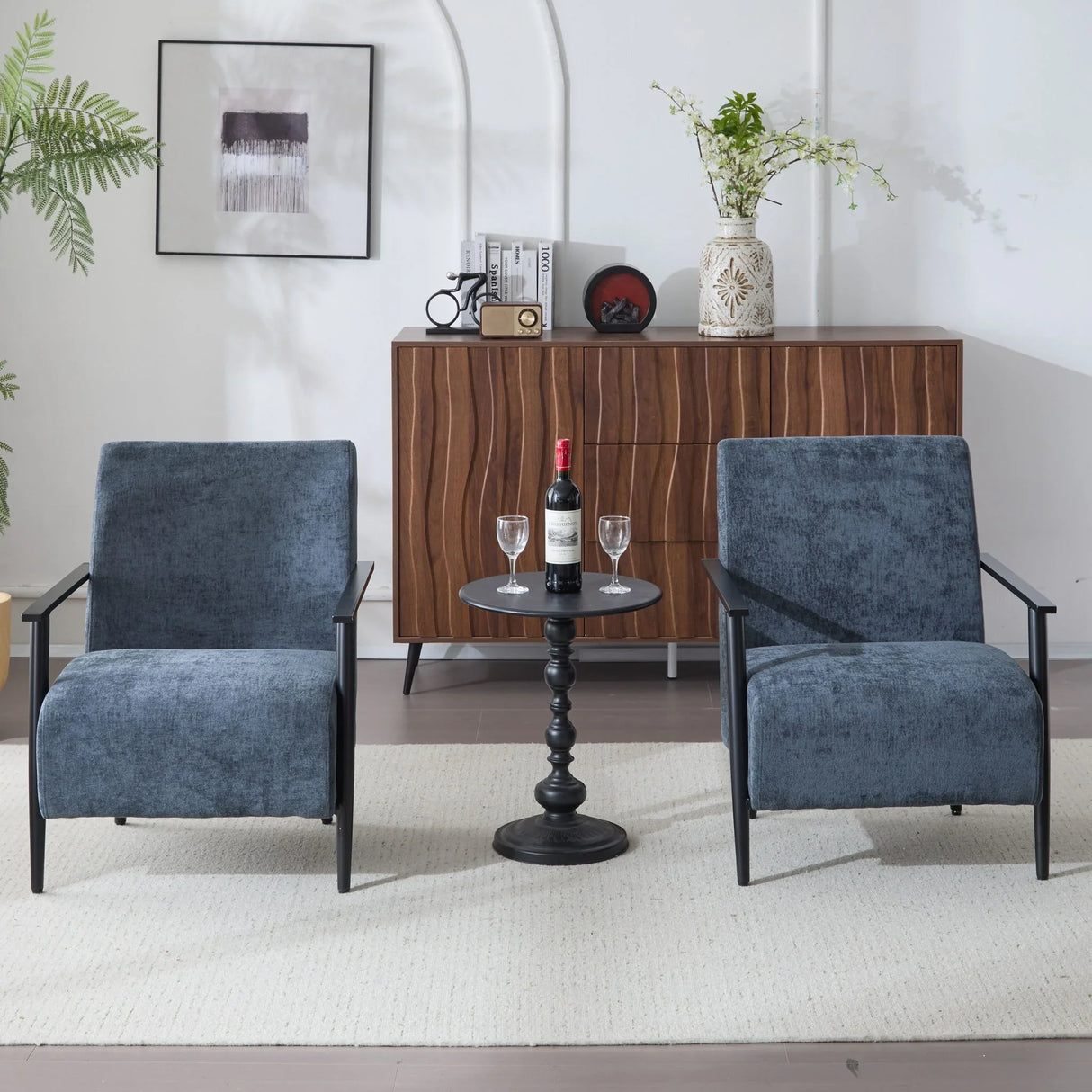 Modern Lounge Chair With Polyester Upholstery