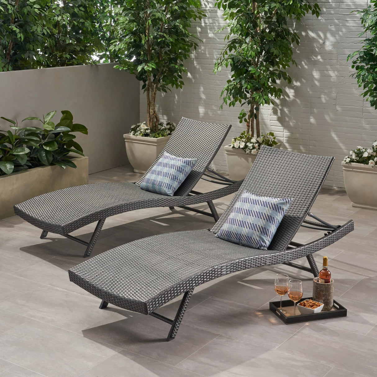 Wicker Chaise Lounge - Furniture Home Direct