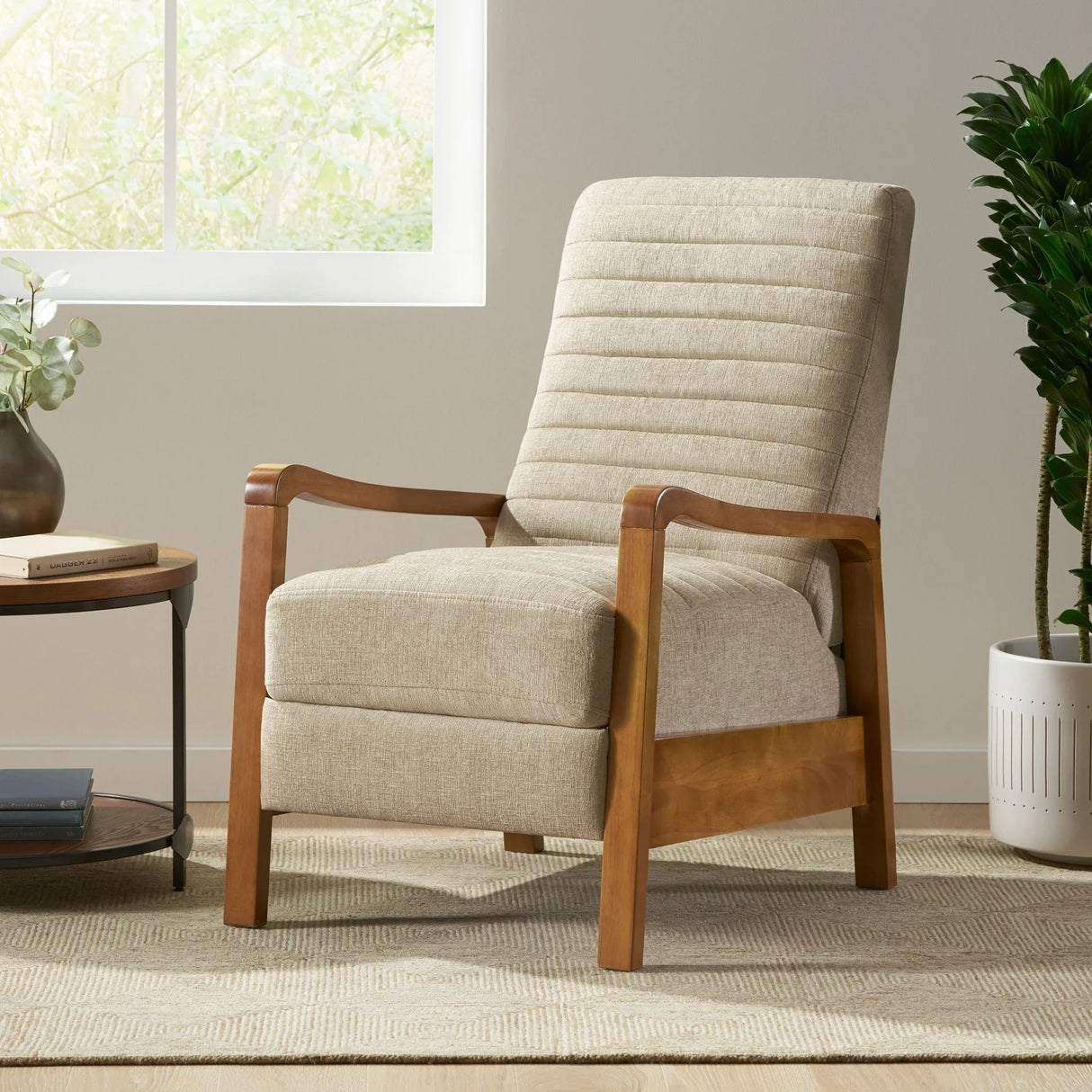 Contemporary Manual Club Recliner