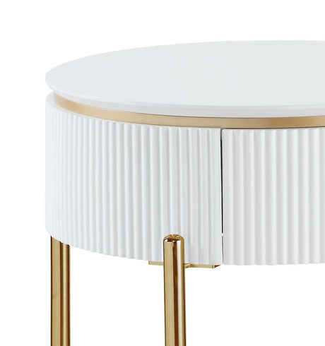 Daveigh - High Gloss End Table - Gold / White - Furniture Home Direct