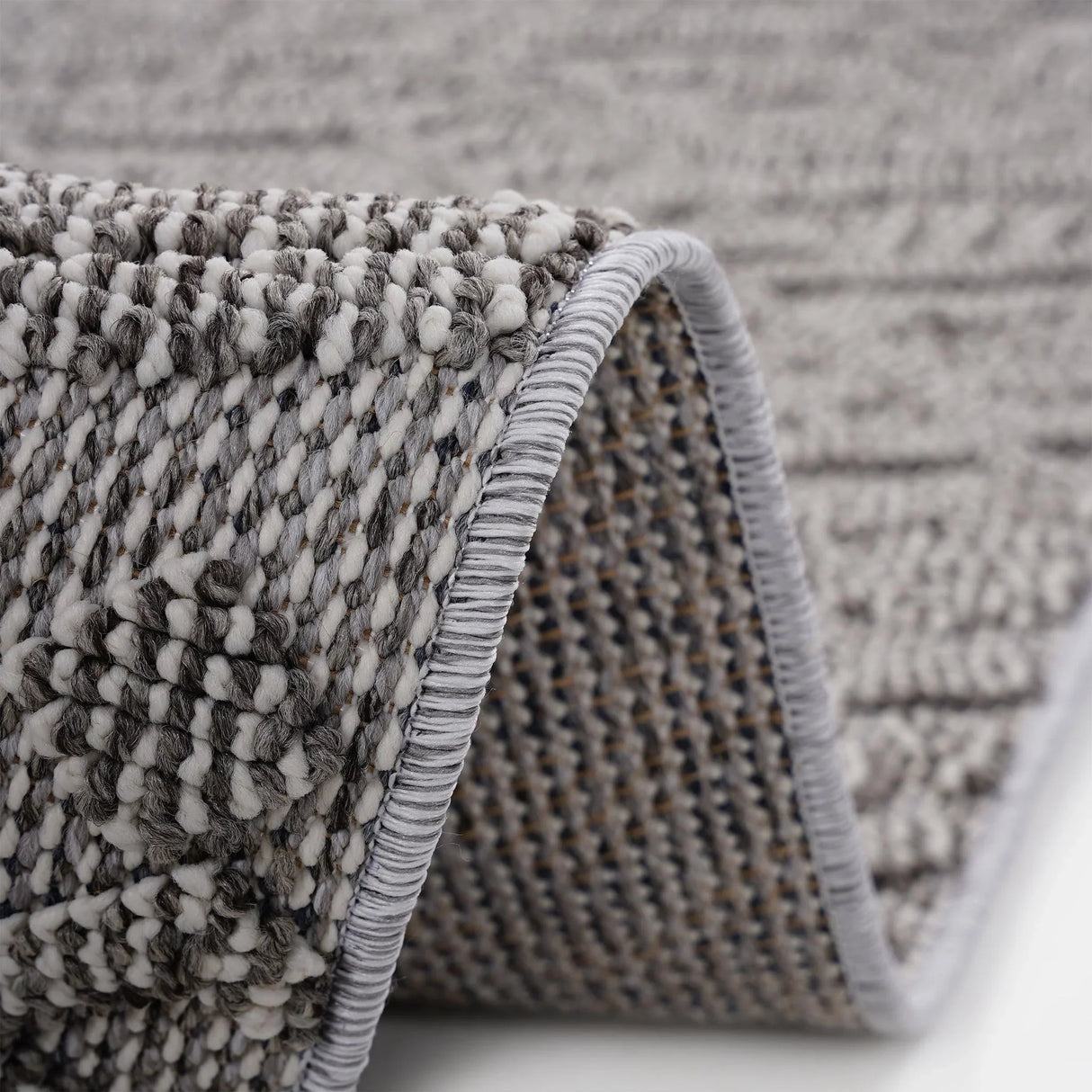 Guros - Traditional Indoor / Outdoor Rug - Furniture Home Direct