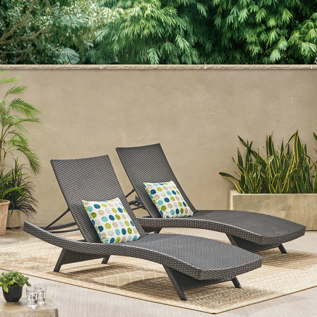 Wicker Chaise Lounge - Furniture Home Direct
