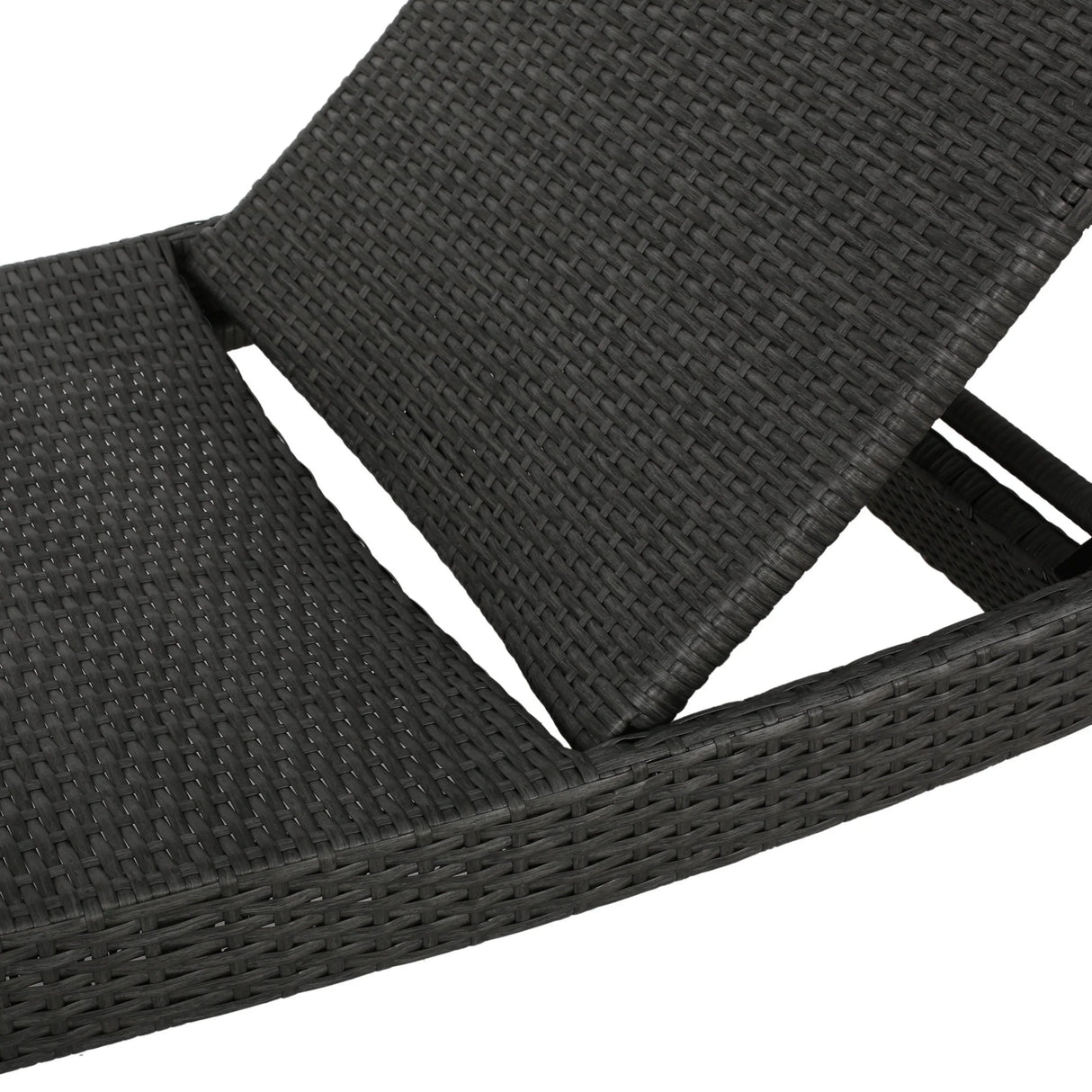Wicker Chaise Lounge - Furniture Home Direct