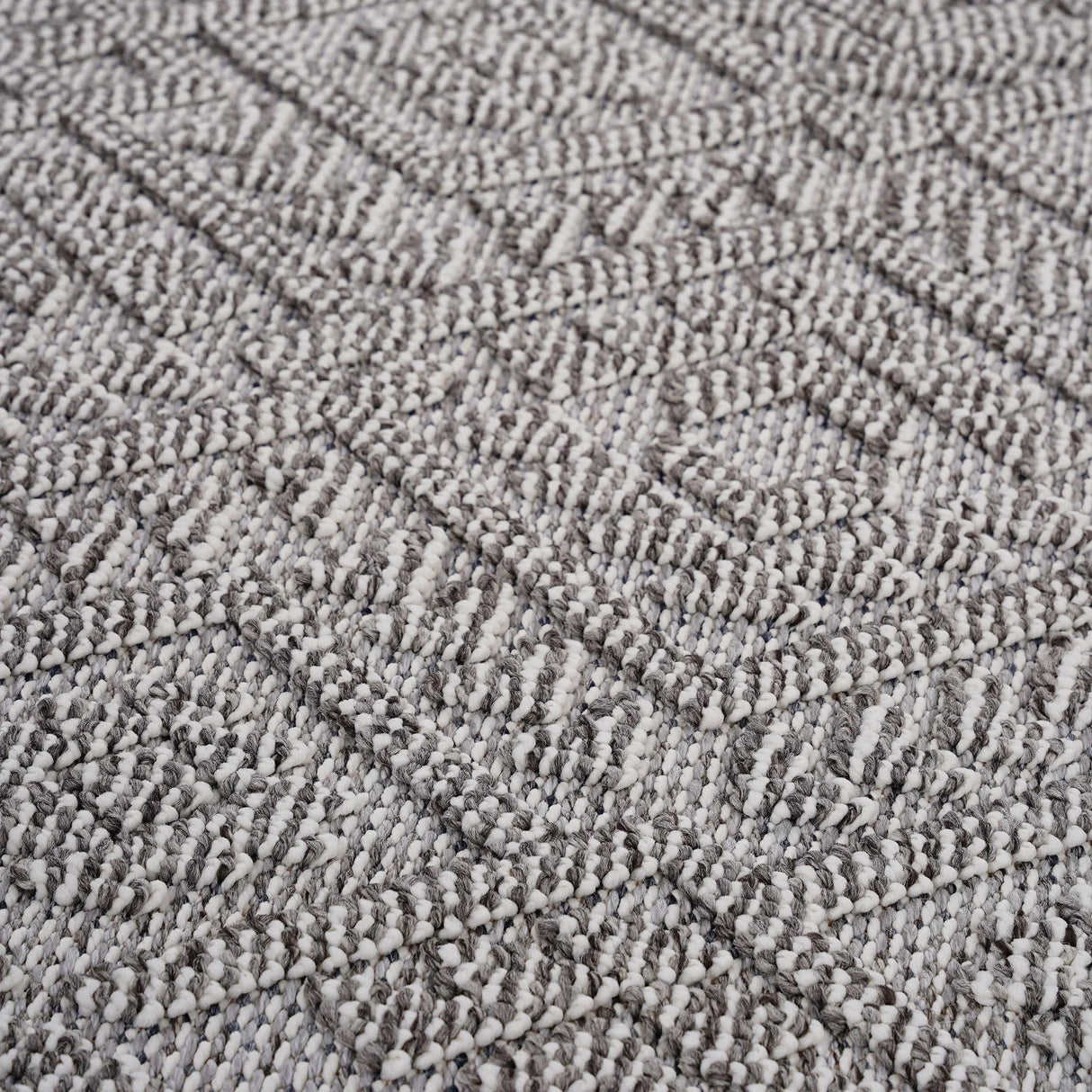 Guros - Traditional Indoor / Outdoor Rug - Furniture Home Direct